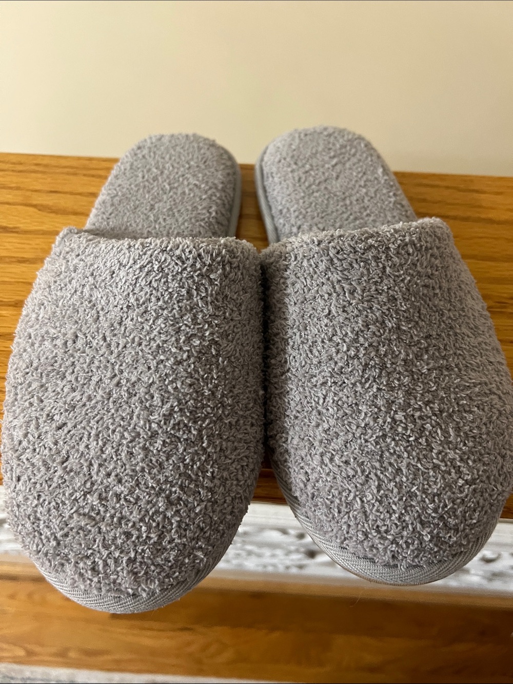 Cozy Chic Unisex Slippers EUC